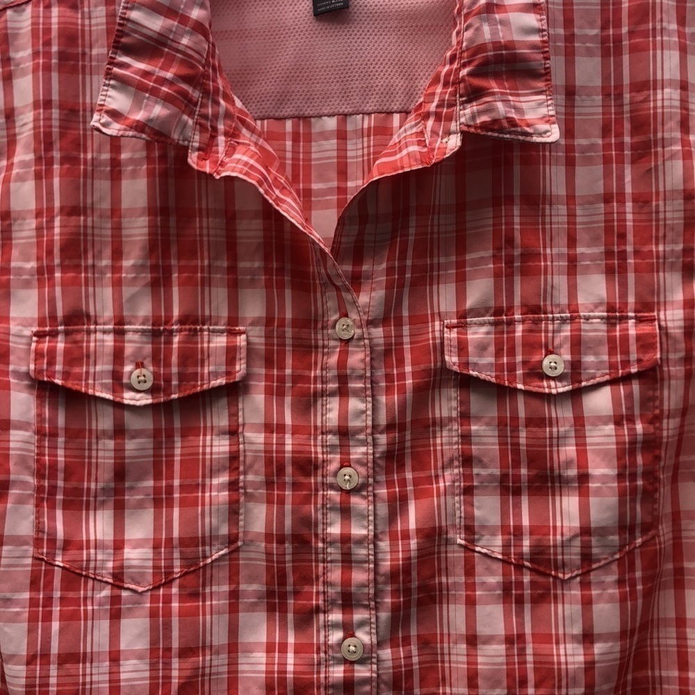 EDDIE  BAUER  2XL short sleeve Vented sides Pockets Bust Darts shirt. Cooling. - Picture 8 of 15